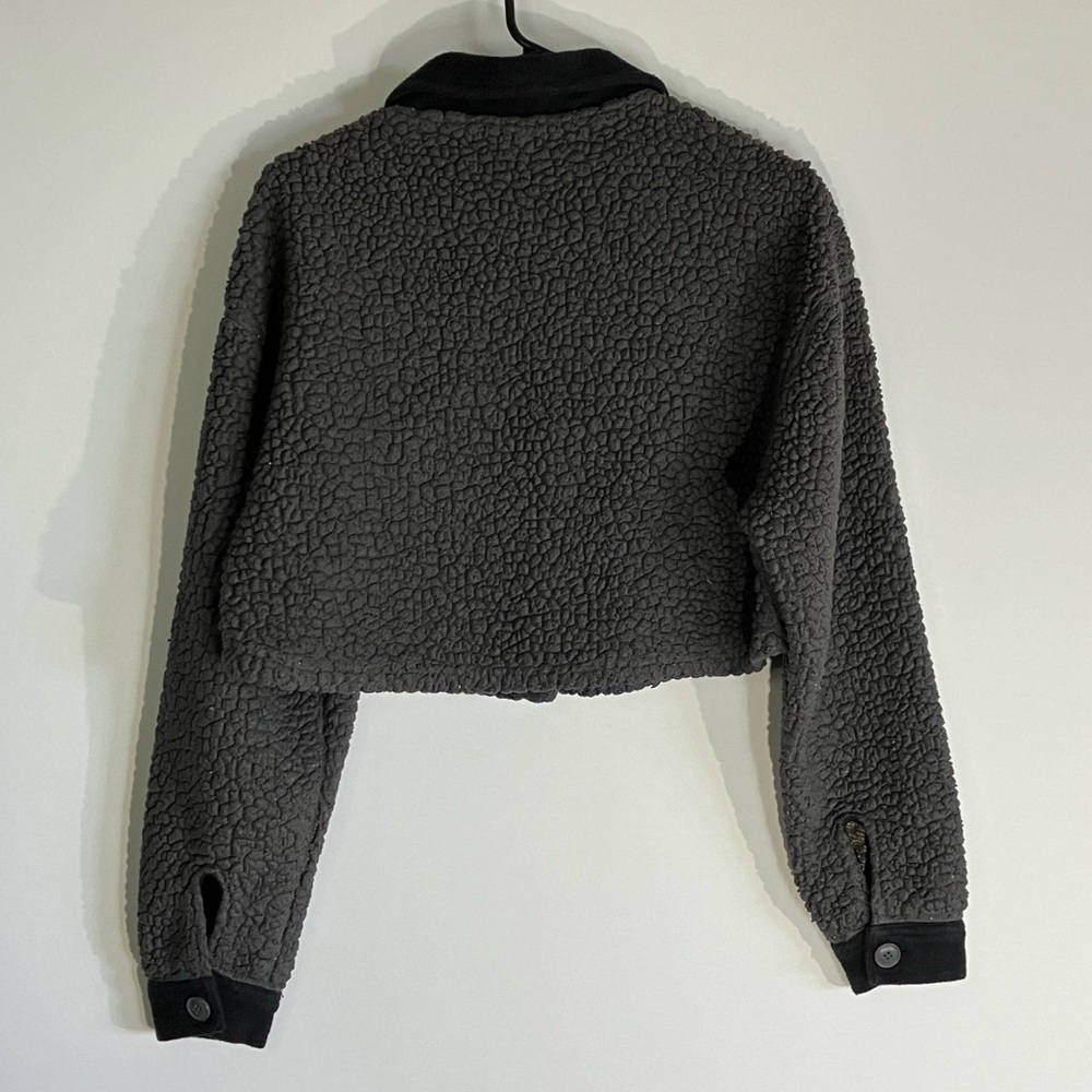 Pacsun Size Small Cropped Cardigan Sweater Fuzzy Warm Thick Gray Black Used - Picture 2 of 5